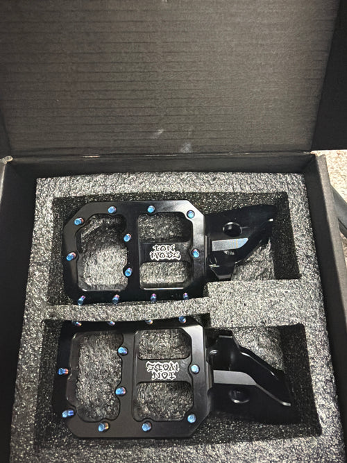 CNC Titanium Ultra Bee Pegs