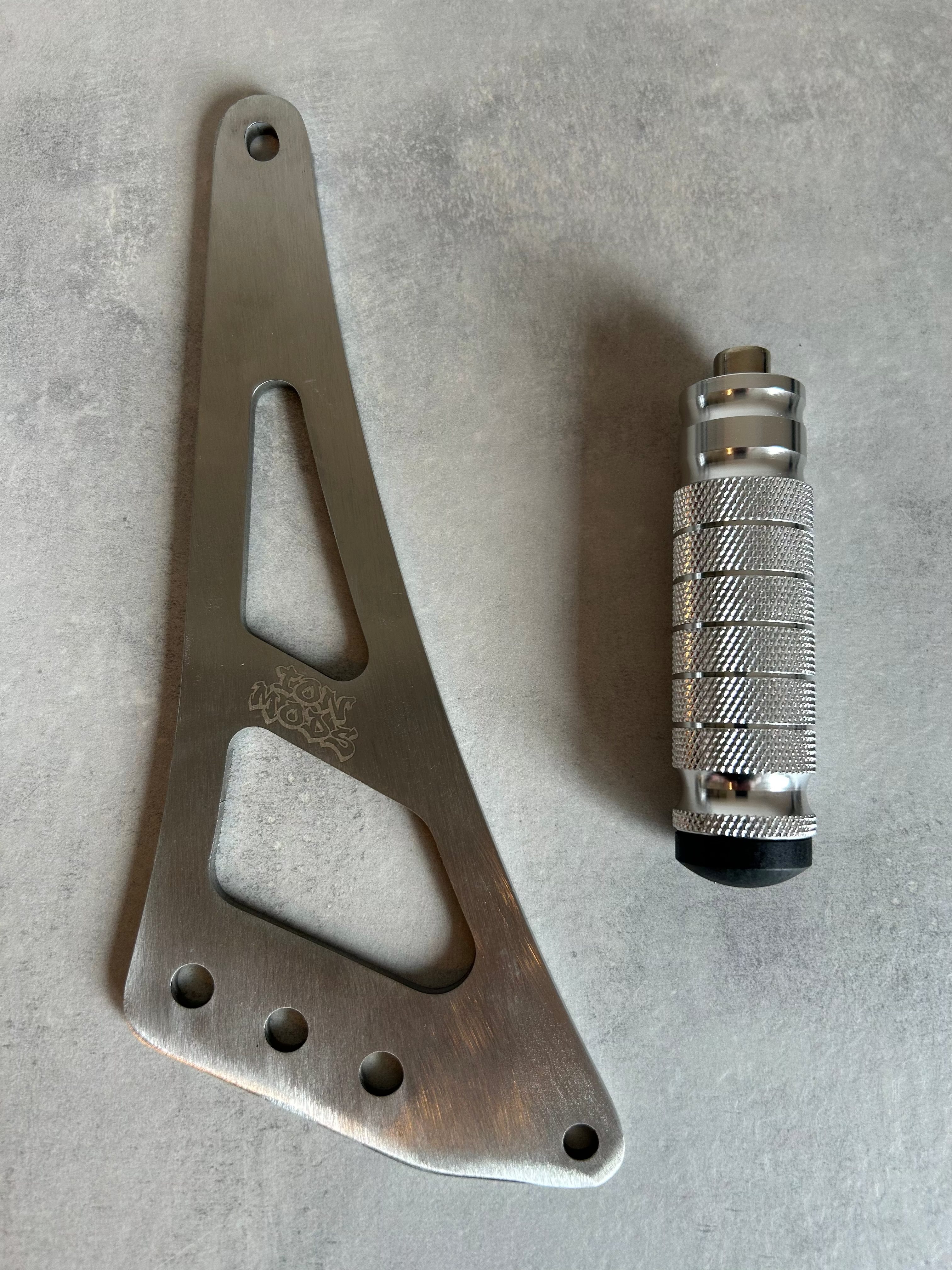 Full Chrome Foot Locks