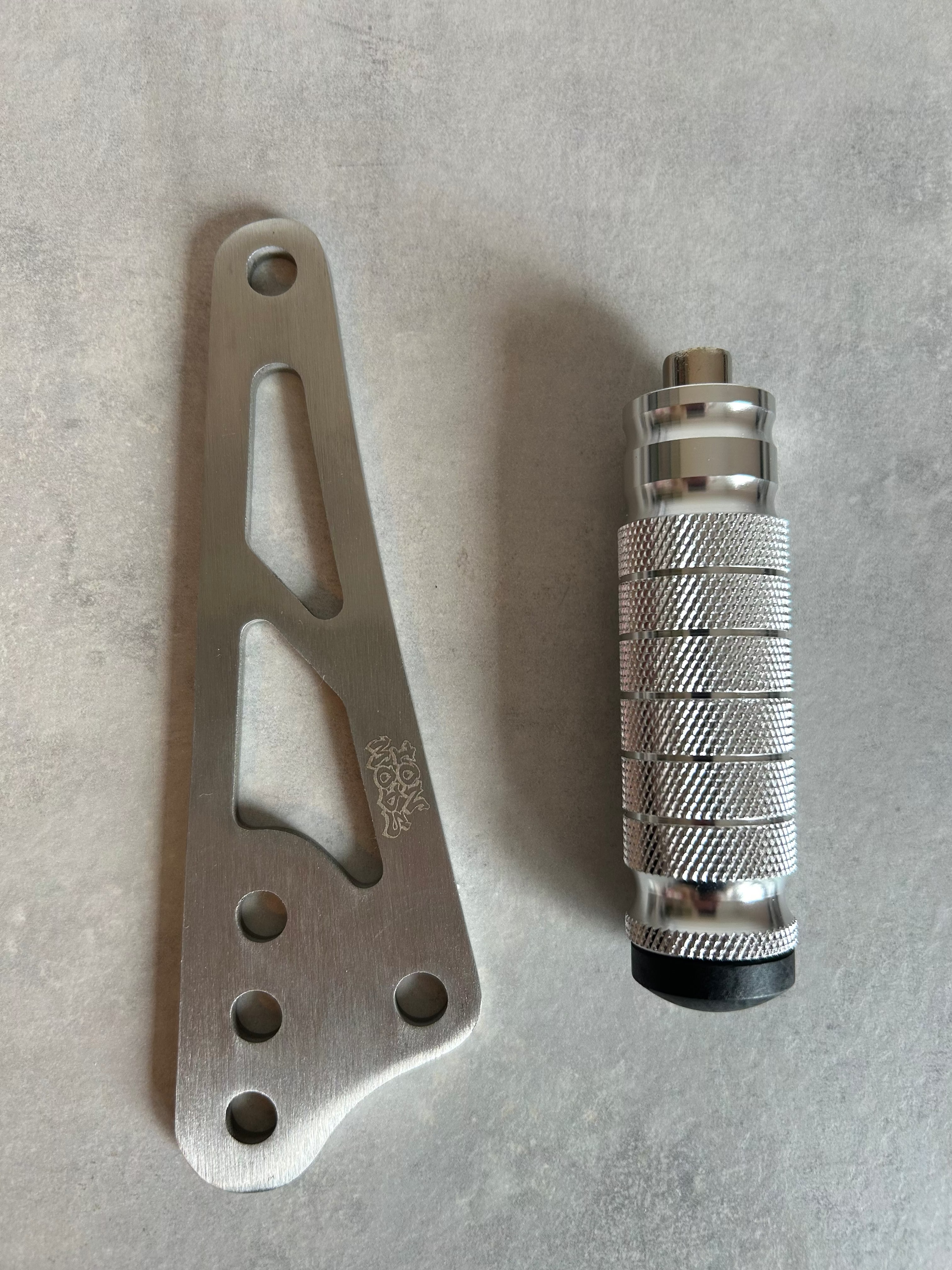 Full Chrome Foot Locks