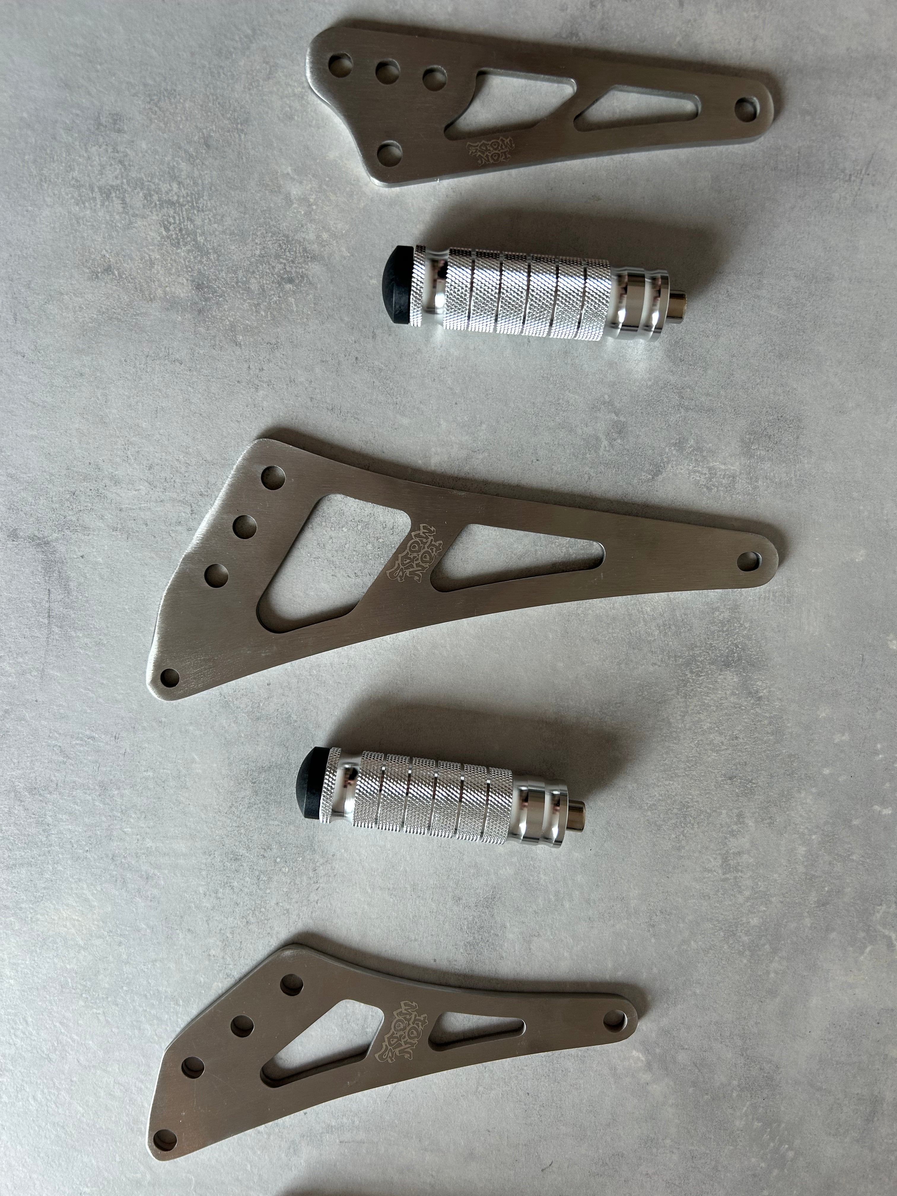 Full Chrome Foot Locks